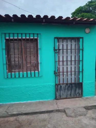 CASA COM QUINTAL GRANDE