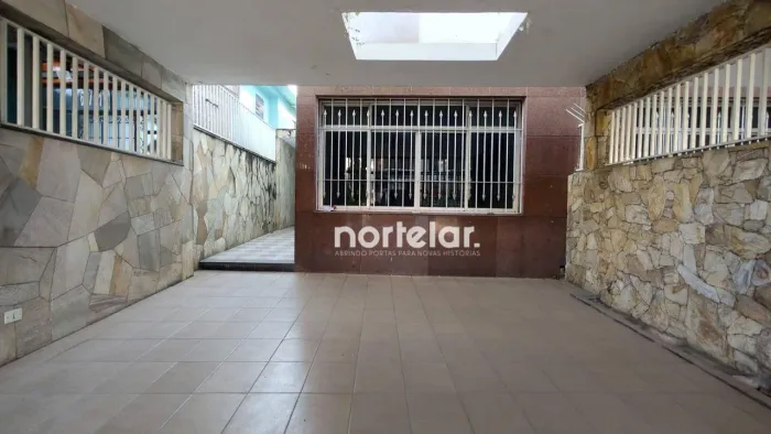 Ótimo sobrado à venda no Parque São Domingos