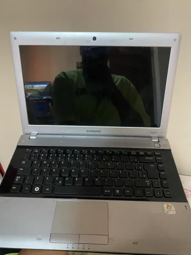 Notebook para retirada de peças