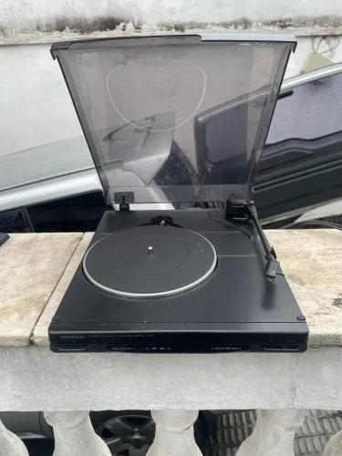 Toca discos kenwood p100 pré amplificado