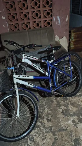 Vendo 2 bicicletas juntas preço único