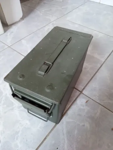 Caixa para ferramenta. 