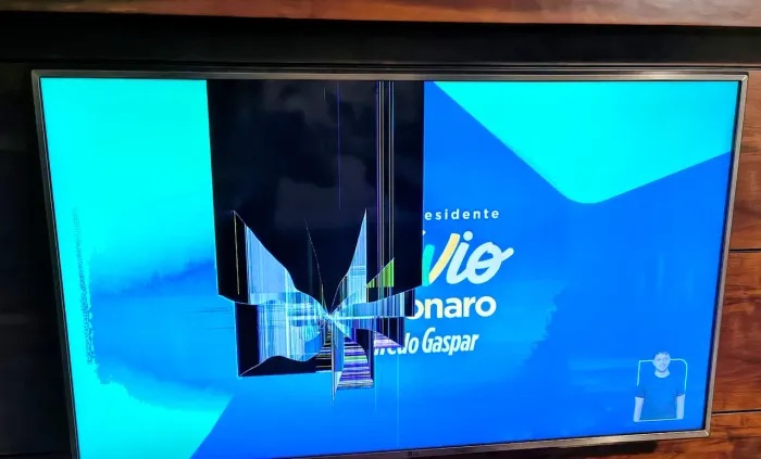 Tv LG 50" tela com defeito