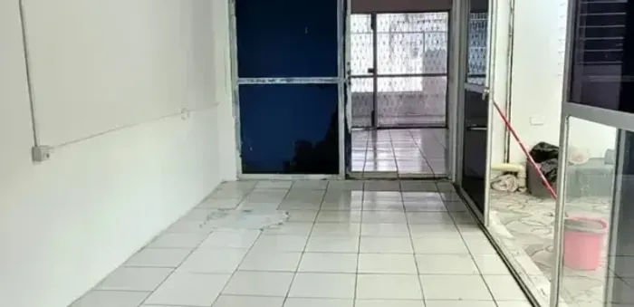 Alugo ótima Casa com 8 quartos no Bairro da Madalena / Recife