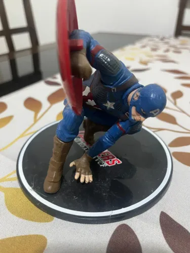 action figure capiatao america