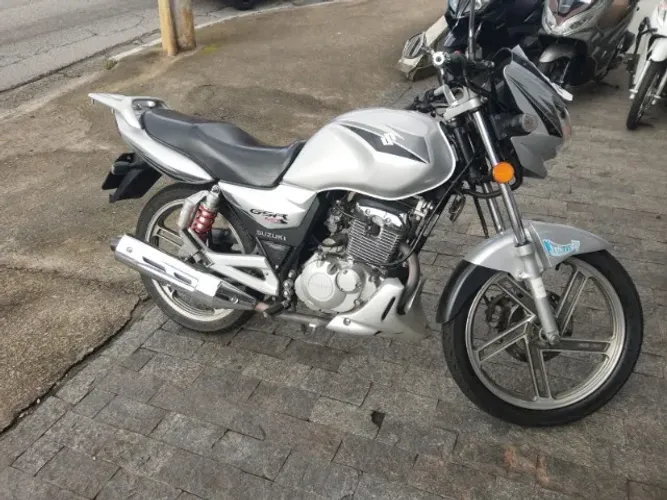 Moto Suzuki GRS 125 em perfeito estado