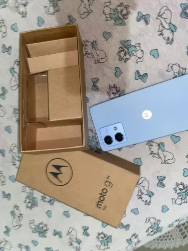 Celular Moto g 84 tá semi novo
