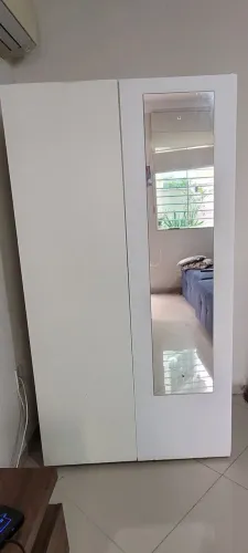 Sapateira/ armário com espelho