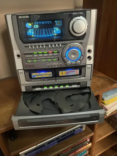 Som Aiwa com subwoofer