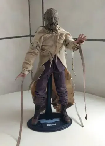 Espantalho Batman 1/6 hot Toys SEM CAIXA
