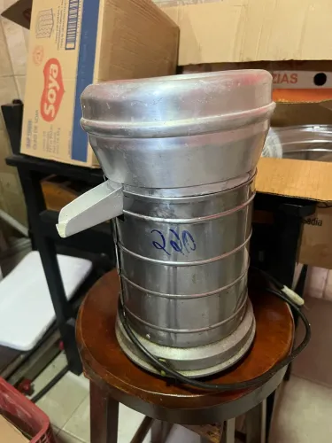 ESPREMEDOR DE LARANJA INDUSTRIAL 220V
