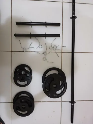 20KG em Anilhas + Barras de musculação