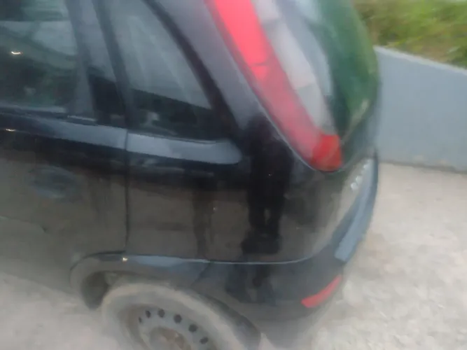 Corsa Hatch 2004 sem motor o resto em perfeito estado para desmanche