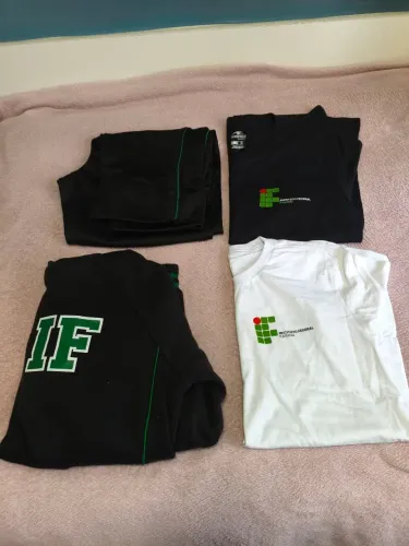 Uniformes do IF, tamanho M