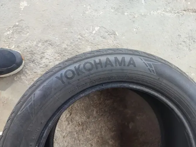 DOIS PNEUS YOKOHAMA 235/60R18 107V