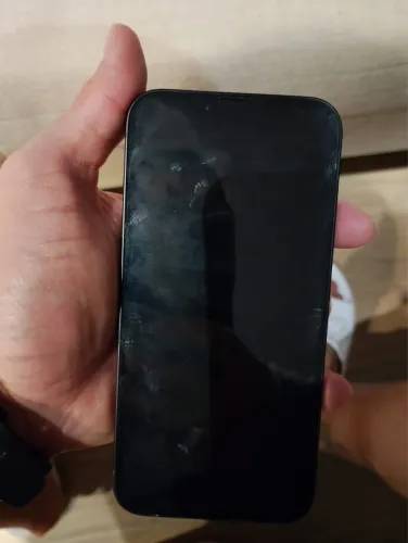 IPHONE 16E 96% bateria