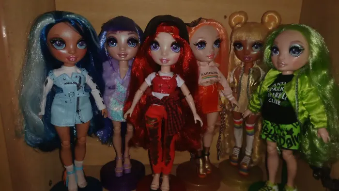 Bonecas Raimbow High coleção 