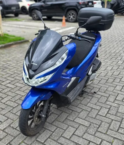 Honda PCX 2022 pouco rodada