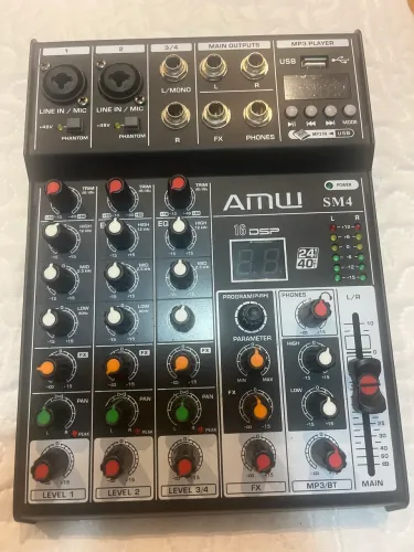Mesa de som Amw V2 4 canais