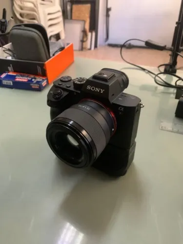 Camera Sony a7r2 + Lente Fe 28-70mm