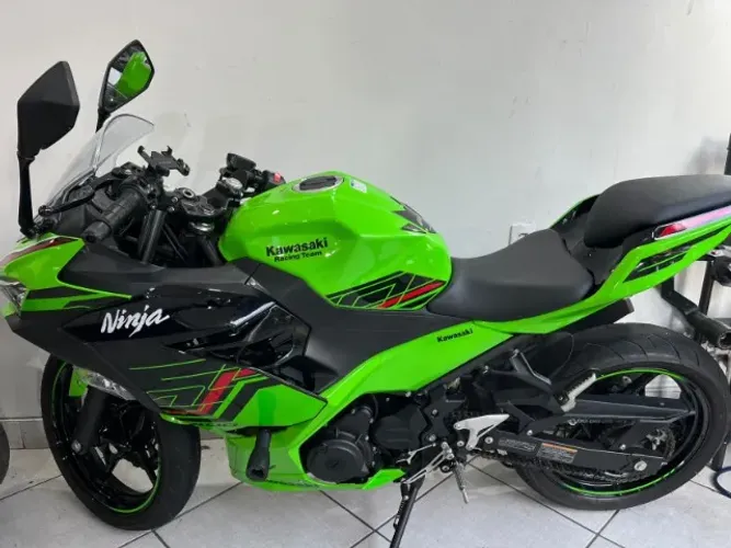KAWASAKI NINJA 400 pouco KM 1 dona
