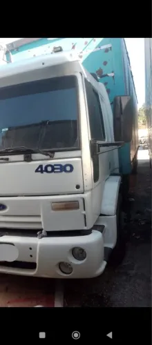 Ford cargo 40 30. Truck bau saider de 11 metros. Ano 2002.