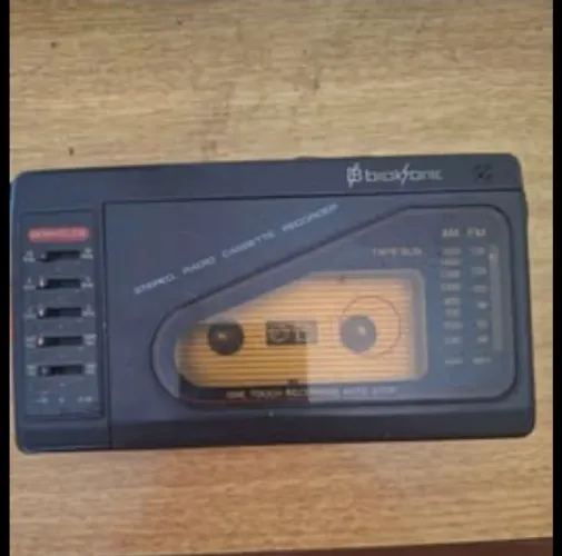 Rádio e toca fitas Broksonic TSG-45