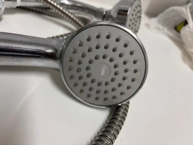 Chuveiro com Ducha para banho a gás Celite