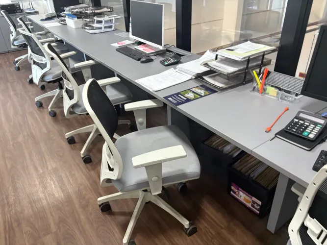 Mesa Estação de trabalho para 6 lugares 
