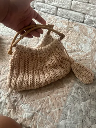 Bolsa em crochê com alça bambu