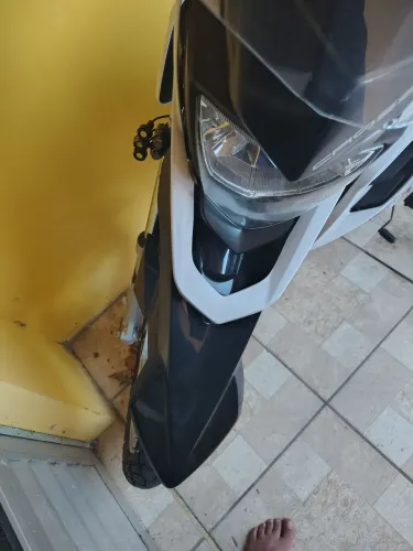 Moto XTZ branco 2017 baixa km pneus novos ,bagageiro e bolha frente , 2 paralamas na frent