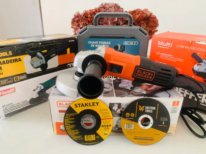 Esmerilhadeira BLACK&DECKER G650W +2 discos.