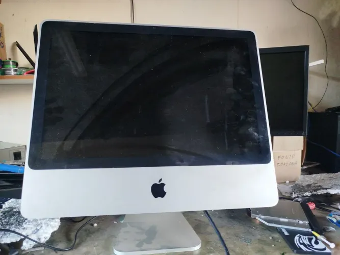 iMac 20 polegadas A1224 no estado para retirada de peças ou manutenção