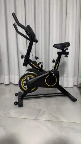 Bike ergométrica semi nova