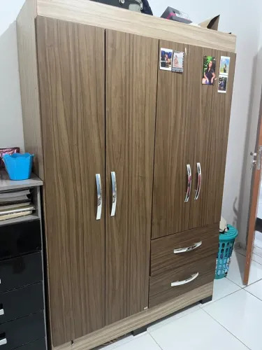 Vende-se guarda roupa
