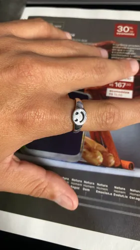 anel retrô com carinha sorridente para homens e mulheres
