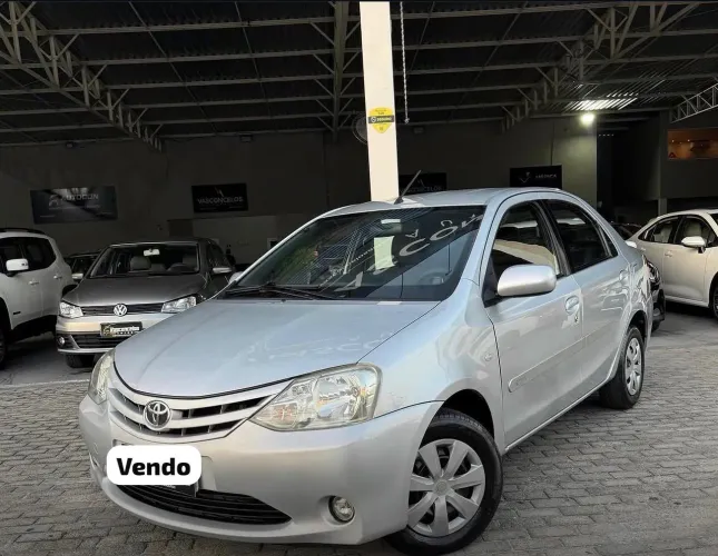 Toyota Etios XS Sedan 1.5 Flex 16V 4P Mec. 2013