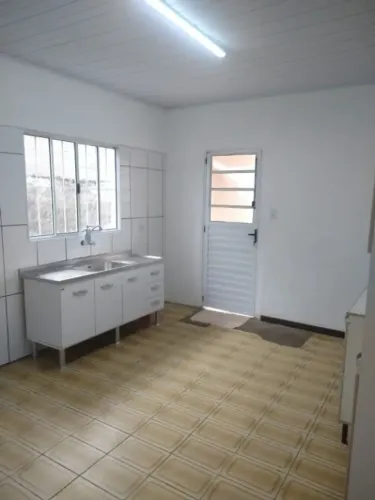 Imóvel para aluguel tem 75 metros quadrados com 2 quartos