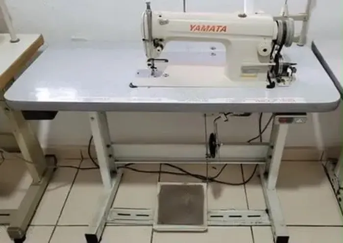 Máquina reta industrial