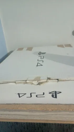 Ps4 slim HD 500gb com jogos, caixa e todos os manuais