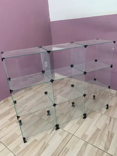 Pratileira/ Vitrine de Vidro