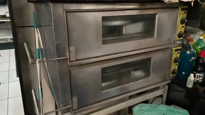 FORNO DE PIZZA COM LASTRO DE MARMORE, 2 PORTAS 220VOLTS