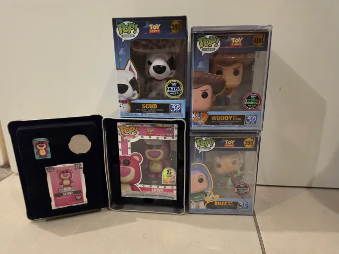 Funkos nft toy story woody, buzz, lotso e scud