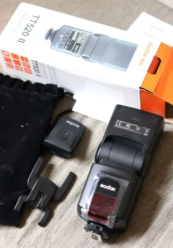 Flash Godox TT520 II + Rádio disparador (NOVO)