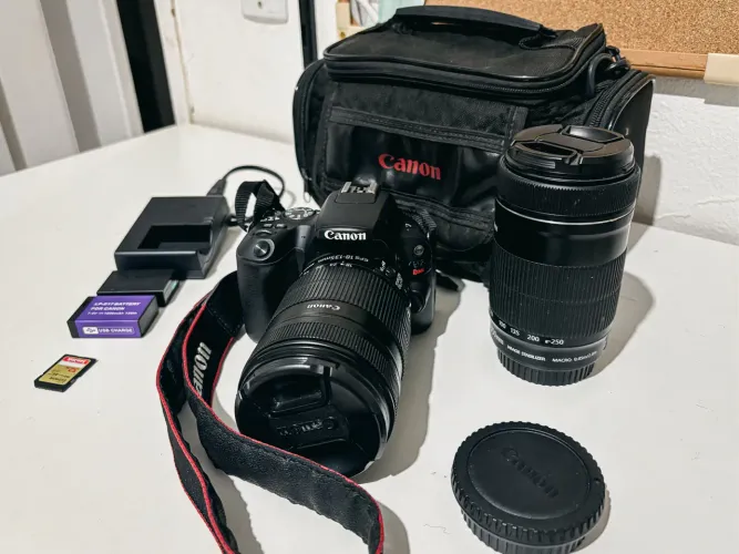 Canon SL2