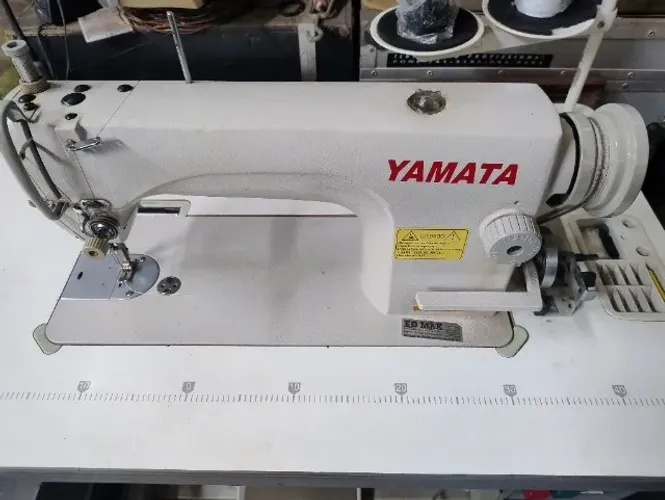 Máquina de costura industrial
