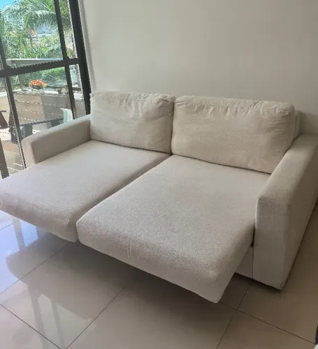 Sofá em linho em ótimo estado.