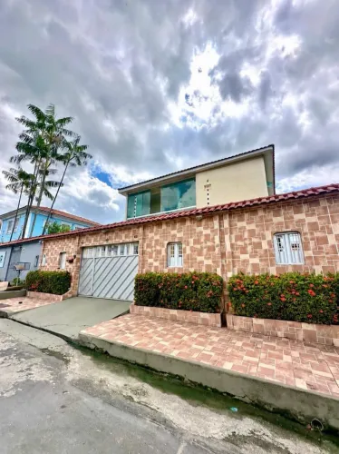 Casa Duplex 5 Quartos no Shangrilla IV | Parque 10 | Até 4 Vagas | Financiável