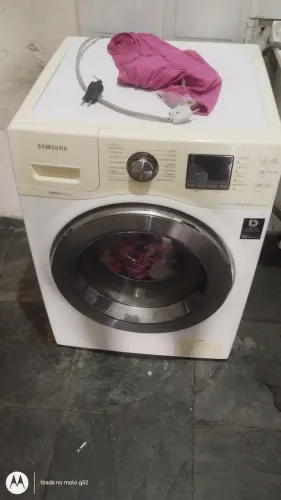 Lava e seca em ótimo estado e bem conservada