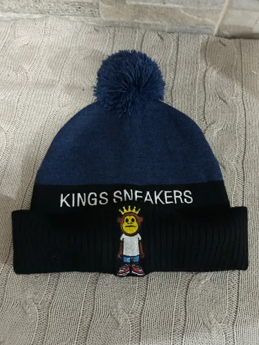 Touca azul e preta Kings Sneakers